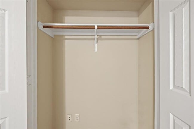 Building Photo - 7685 Northcross Dr