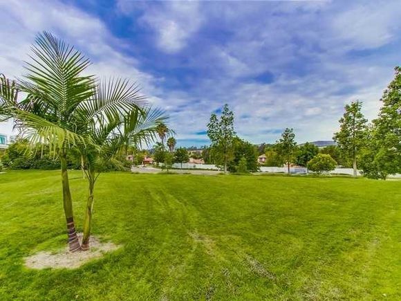 Building Photo - 16232 Avenida Venusto