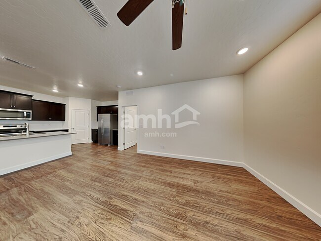 Building Photo - 5030 W White Ash Ct