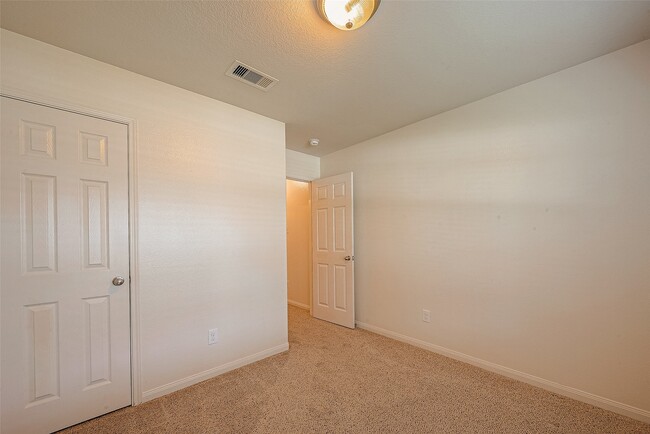 Building Photo - 26915 Teal Bayou Ln