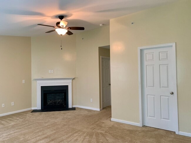 Building Photo - RENT READY Townhome Convenient to I440 & I...