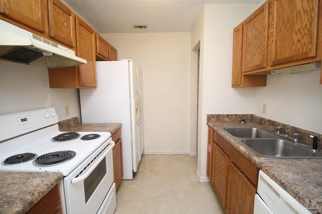 Building Photo - 5205 Charbar Dr