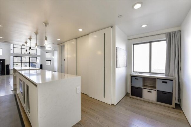 Building Photo - 1 bedroom in San Francisco CA 94103