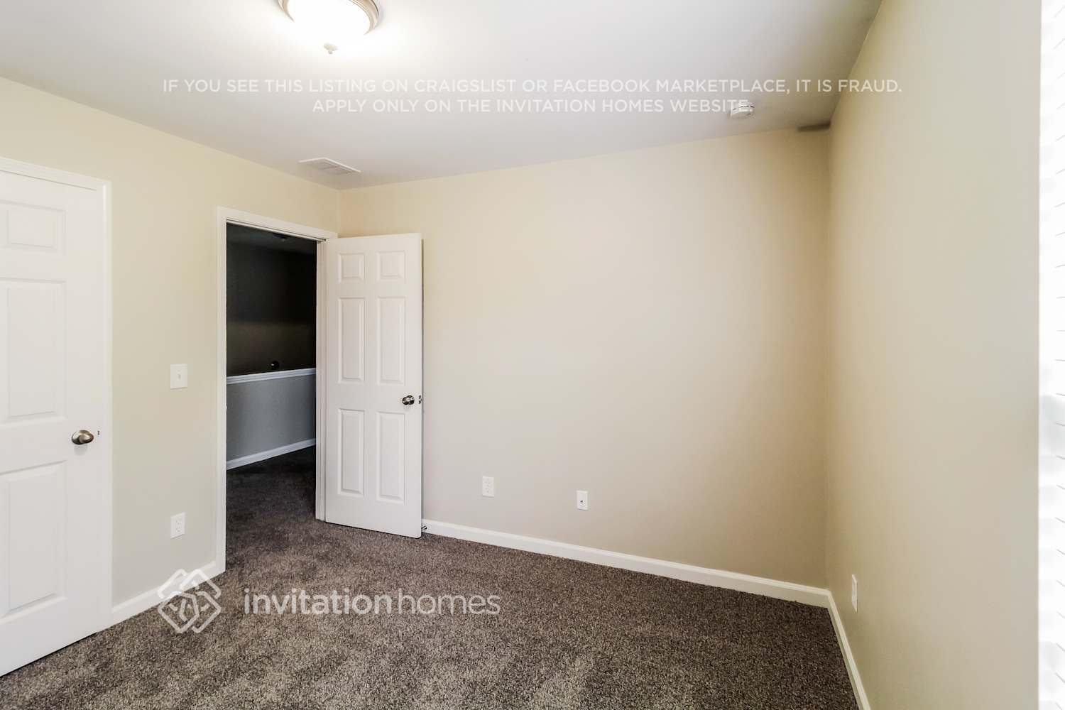 Building Photo - 2860 Englewood Dr