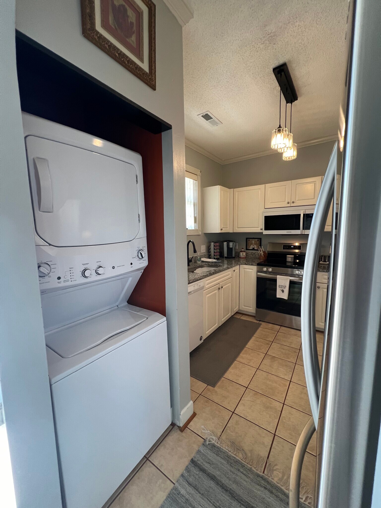 Building Photo - 4241 Hibiscus Dr