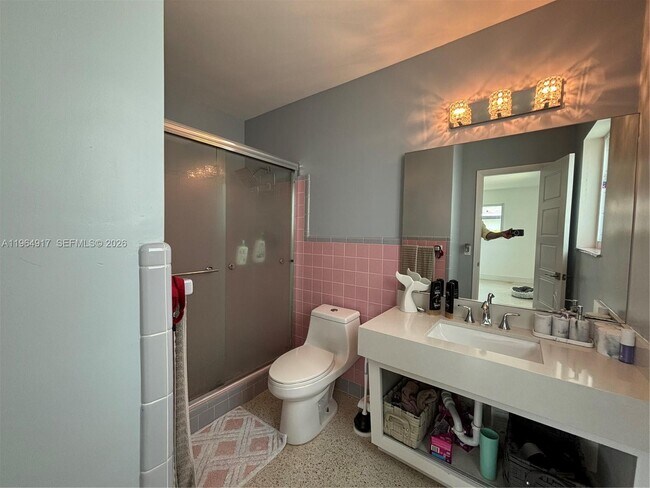 Building Photo - 30 NE 125th St