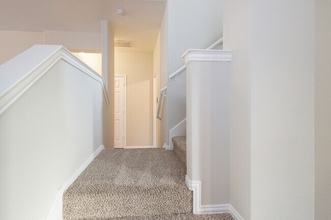 Building Photo - 1509 Heron Dr