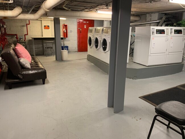 Building Photo - 257 Grant Ave