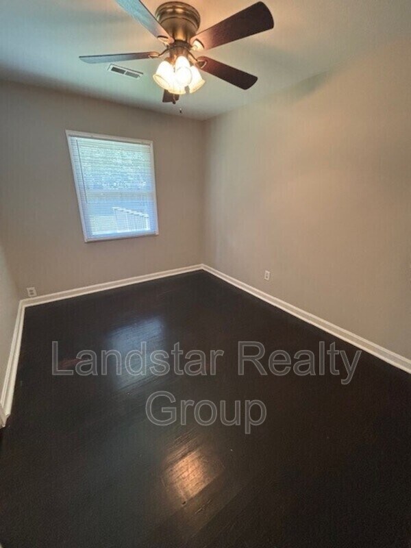 Building Photo - 5406 Catalina Ave