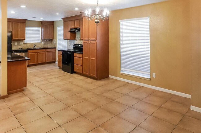 Building Photo - 5030 Summit Lodge Dr