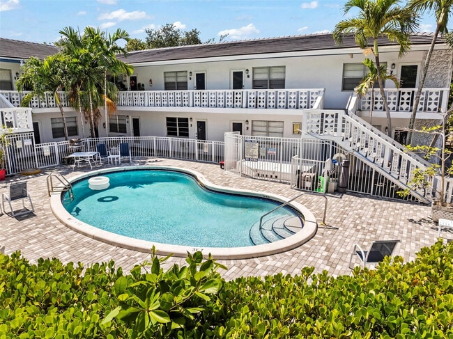 Building Photo - 640 NE 7th Ave