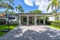 Building Photo - 242 SW 31st Rd