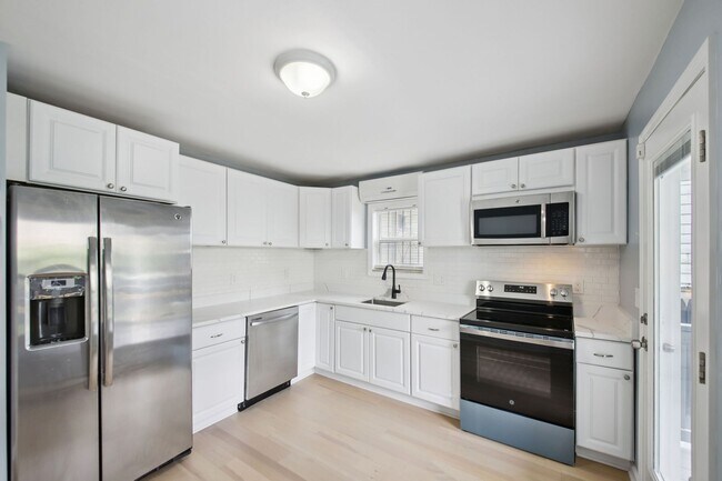 Building Photo - 259 Pine St