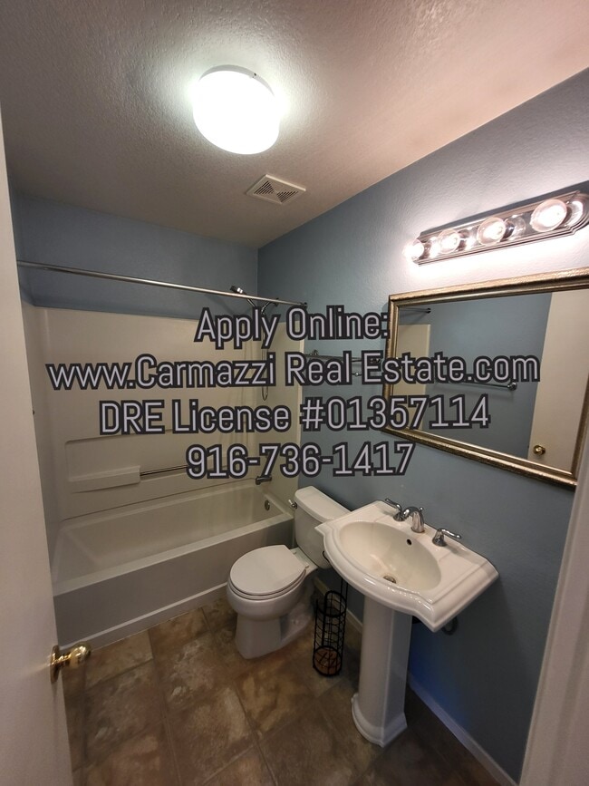 Building Photo - 9451 Lakewind Ln