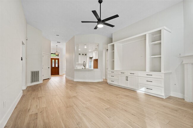 Building Photo - 23742 River Pl Dr