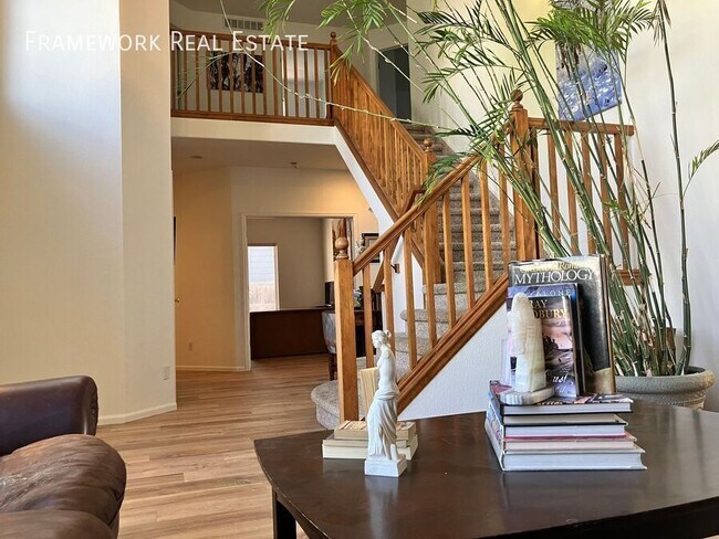 Building Photo - 13371 Pearl Cir