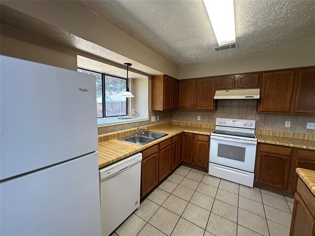 Building Photo - 4045 Cavalry Dr