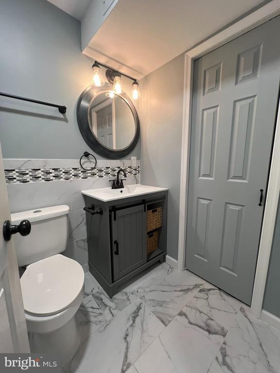 Building Photo - 2579 Blue Water Blvd