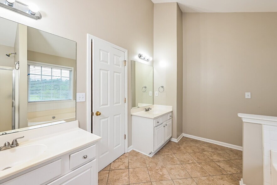 Building Photo - 854 Langley View Ct