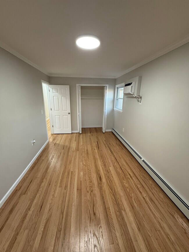 Building Photo - 6500 Columbia Ave