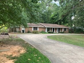 Building Photo - 706 Tarreyton Dr