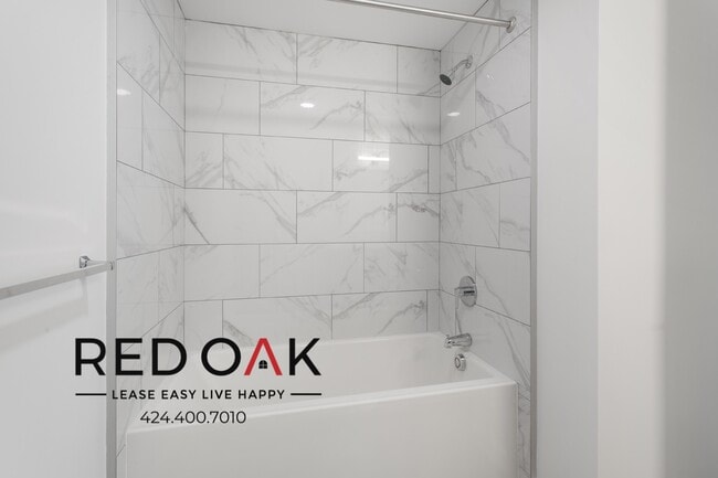 Building Photo - 1011-1013 Everett St