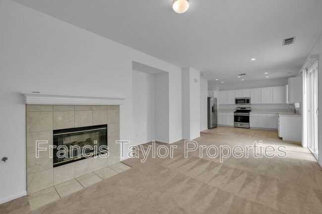 Building Photo - 401 Whitby Gn