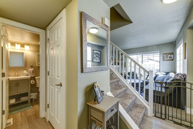 Building Photo - Amazing 3 Bedroom 3 Bath Home (1800sqft+) ...
