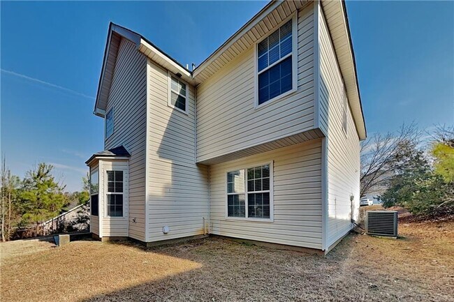 Building Photo - 137 Legend Creek Dr