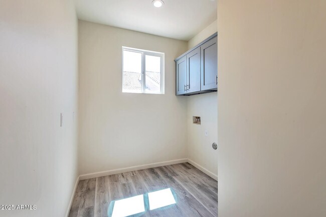 Building Photo - 1278 W Calle Tuberia