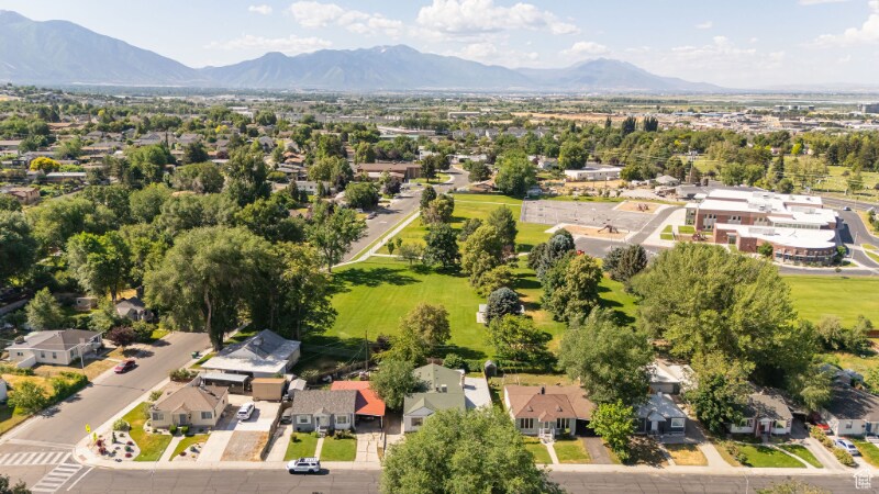Building Photo - 1074 E 460 S St