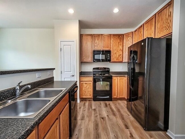 Building Photo - 261 Broadstone Dr