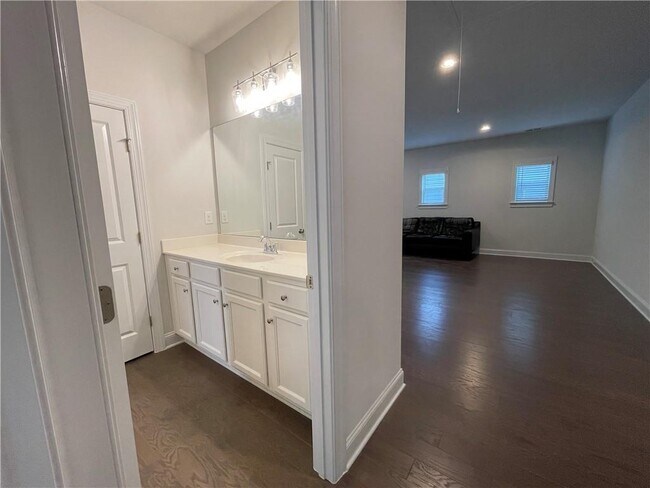 Building Photo - 673 Avondale Creek Dr.