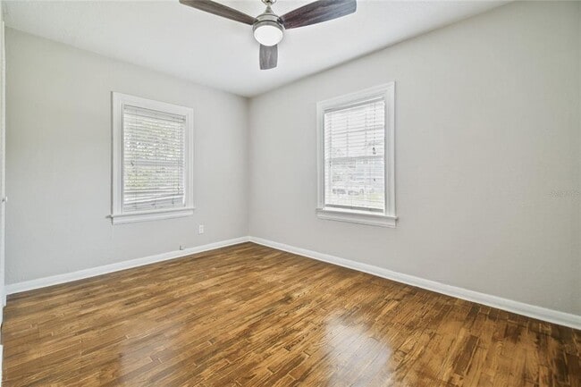 Building Photo - 308 N Gomez Ave