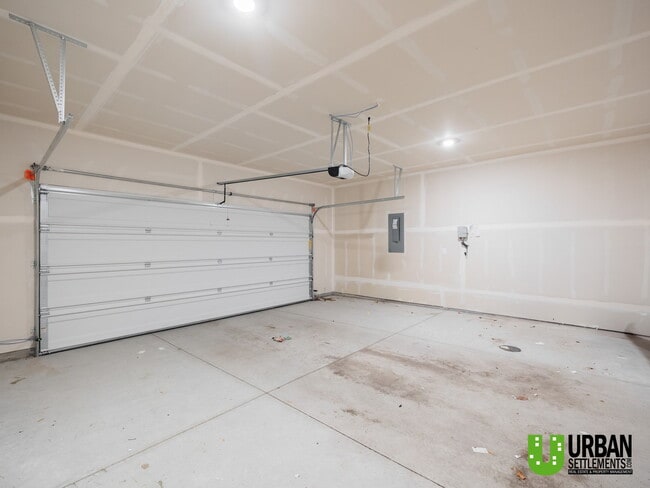 Building Photo - 5803 W Jamestown Ln
