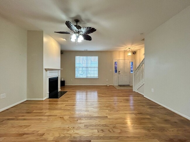 Building Photo - Welcome to this charming house "ASK ABOUT OUR ZERO DEPOSIT"