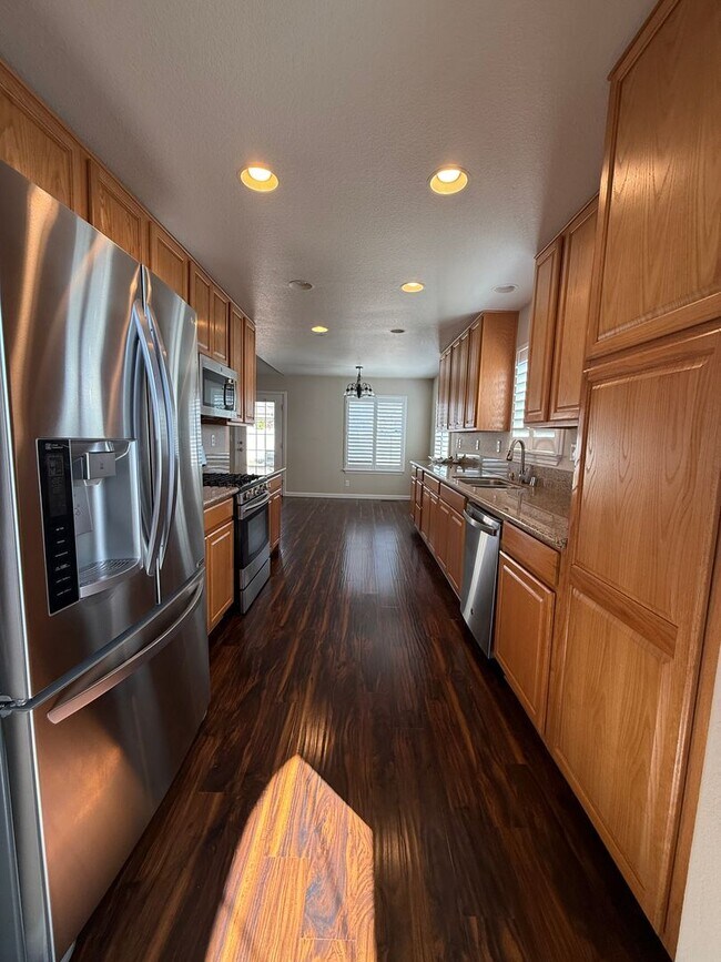 Building Photo - 2379 Albatross Way