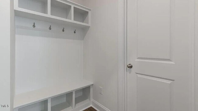 Building Photo - 614 Andrade Dr