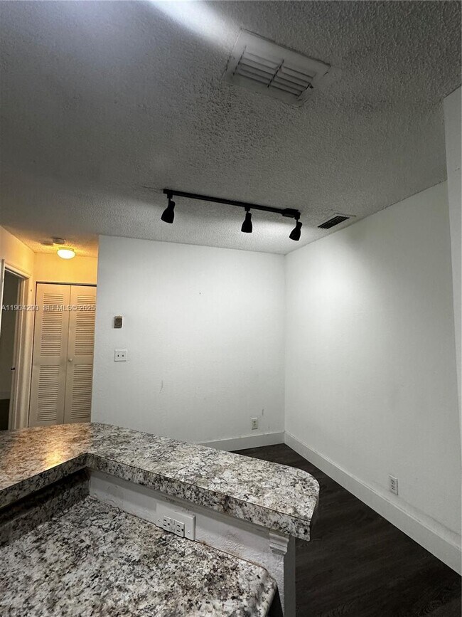 Building Photo - 3360 Pinewalk Dr N