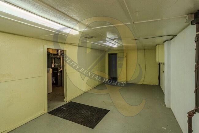 Building Photo - Charming 3-bedroom Cape Cod with a versatile loft and plenty of space to enjoy!