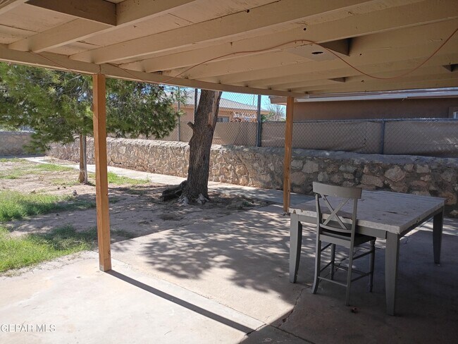 Building Photo - 8108 La Paloma Cir