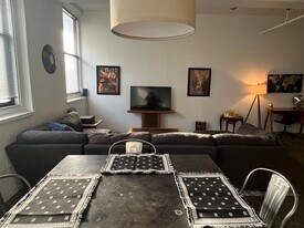 Building Photo - 523 Grand Blvd