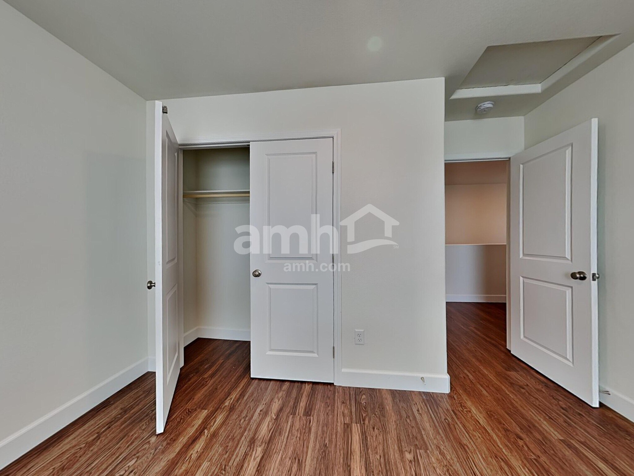 Building Photo - 1501 Garden Swing Ave