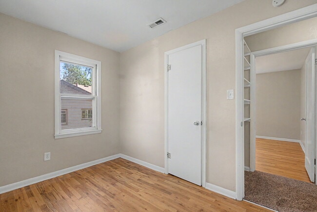 Building Photo - 1121 Cooper Ave