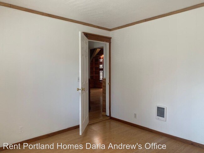 Building Photo - 2 br, 1 bath House - 6030 SW 170th Avenue