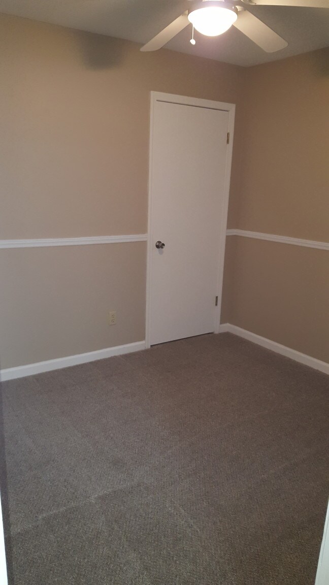 Building Photo - 3333 Trafalgar Ct
