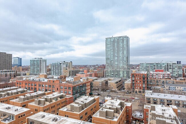 Building Photo - 1629 S Prairie Ave