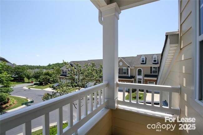Building Photo - 405 Halyard Ln