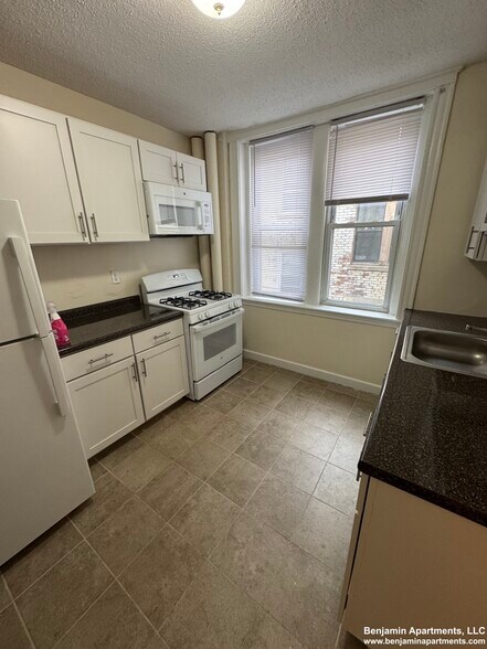 Building Photo - 5 Barrows St