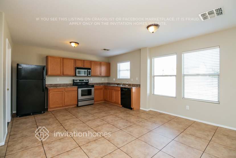 Building Photo - 3114 W Dunbar Dr